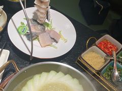 -得意咚瓜·顺德鱼生·冬瓜火锅(深圳首店)