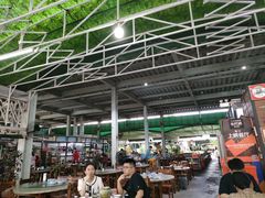 大堂-四川小胡子海鲜(丁村万人海鲜广场店)