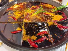-正贰捌经重庆老火锅(建设路店)