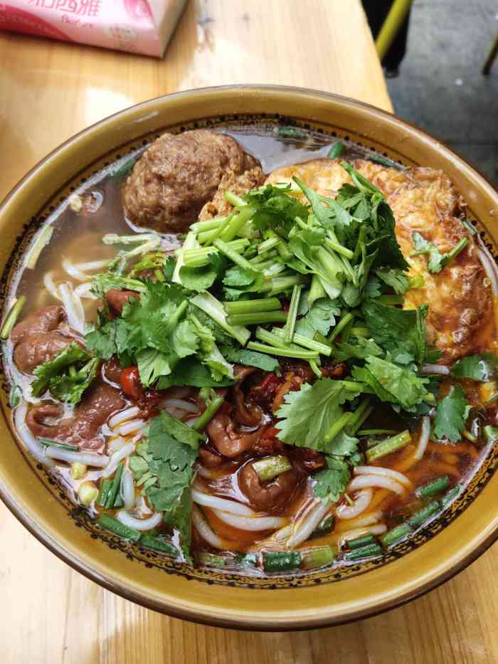 四季春粉面馆(洪都中大道店)-"四季春粉面 开在电信大楼对面 已经是很