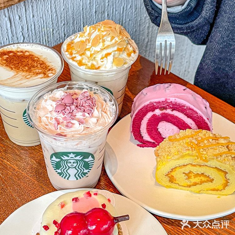 星巴克上新‼️山楂糖葫芦蛋糕酸酸甜甜巨开胃
