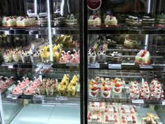 面包甜点陈列柜-味多美蛋糕(古城店)