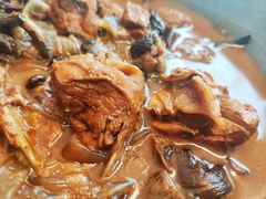 小鸡炖蘑菇-关东小磨东北菜(上海长风大悦城店)