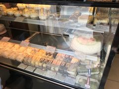 -红宝石·鲜奶小方·海派西点房(南丹店)