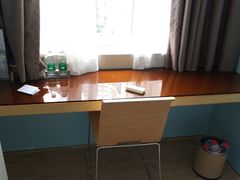 -卡罗酒店(东门晒布地铁站店)