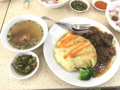 咖喱牛肉蛋包饭-缅丽·缅甸小吃(版纳店)