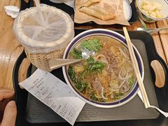 -云阿蛮云南生烫牛肉米线(奉贤路店)