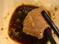 安格斯牛肉-鲜入围煮花胶鸡海鲜火锅