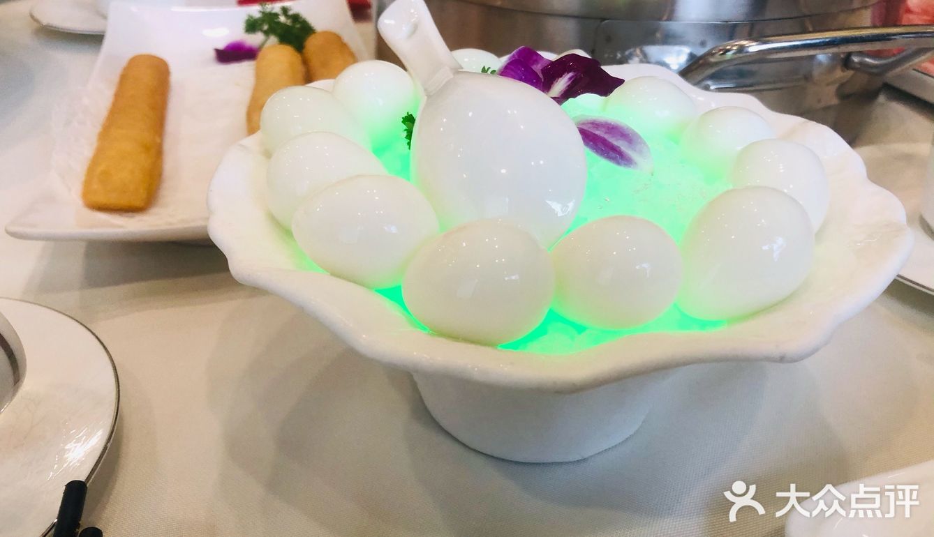 他们家的甜点是最后上的，不会像其他家一样不定时上