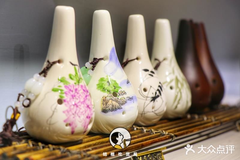 在荡口古镇景区内，都有民谣歌手随机地点驻唱