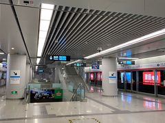 -新百广场(地铁站)