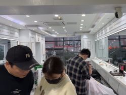 -镁连社·美联社