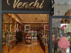 门面-VENCHI 闻绮(上海佛罗伦萨小镇店)