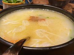 蒙自过桥米线-麦麦山云南菜(复地活力城店)