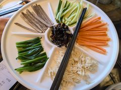 鸡丝凉米线-云海肴·汽锅鸡·云南菜(天山百盛优客店)