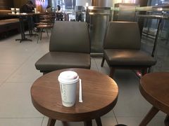 大堂-星巴克(西安机场1店T3到达店)