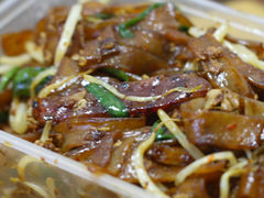 滨城特色炒河粉-港东盛宴烧腊至尊