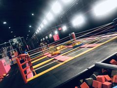 -嘿哟动霸CHUA·新潮玩运动娱乐中心·蹦床滑冰团建乐园