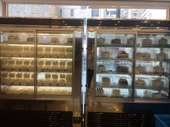 -红宝石·鲜奶小方·海派西点房(南丹店)