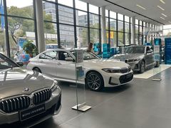 -上海宝信宝马4S店