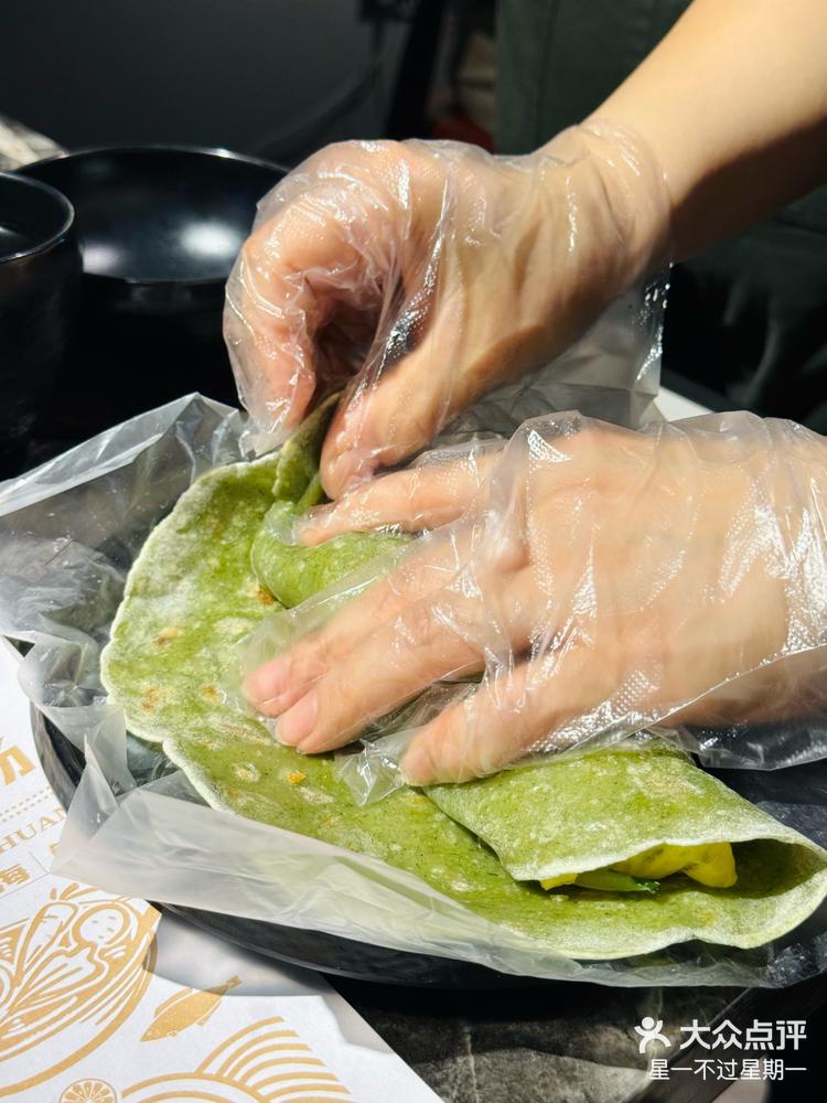 卷饼控来报道台州麦饼筒地道美食好风味