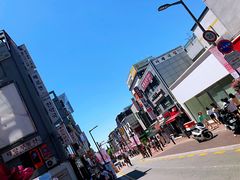 -梨大女人街