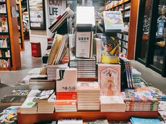 -西西弗书店&矢量咖啡(凯德晶萃广场店)