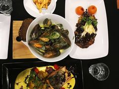-Bully Hayes Restaurant & Bar