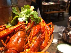 -沪小二炭火蛙锅(淮海中路美食不夜城店)
