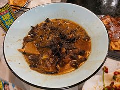 小鸡炖蘑菇-老东北大铁锅·烧烤·东北菜