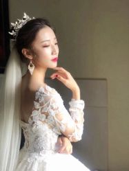 -莫小姐婚纱