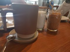 -ROAST coffee & eatery