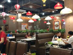 大堂-槐店王婆大虾(长江道店)