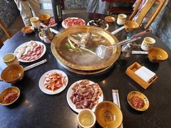 -周老三跷脚牛肉·全牛火锅(非遗传承店)