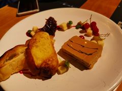 法式黑松露鹅肝批配乡村面包-造精酿餐厅
