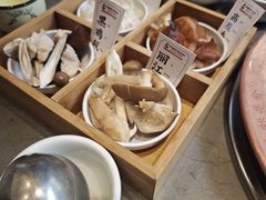 -阿婆情腊排骨火锅·野生菌季(古城旗舰店)