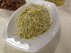 豆苗-老幺泉水鸡