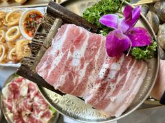 -围炉肉舍•炭烤活鳗•丹东海鲜烤肉(步行街店)