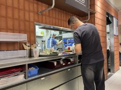 -必胜客(上海华谊新所店)