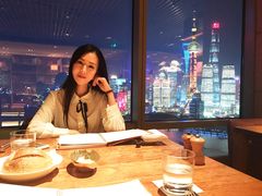靠窗位-非常时髦餐厅VUE Restaurant(外滩茂悦大酒店)