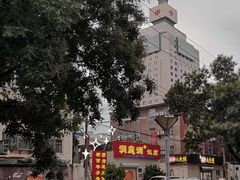 -洞庭洲·防空洞火锅·烧烤·铜锅涮肉(新百广场店)
