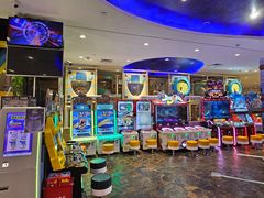 -反斗乐园π·电玩·高空拓展·蹦床(龙华天虹店)
