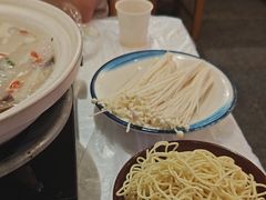 -霄汉牛三鲜湖北砂锅菜(万松园2店)