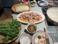 -尚尚仙·酸汤猪手·猪肚鸡火锅(华联万柳购物中心店)