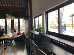 -田园东方蜜桃村的田野营地