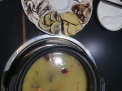 -野菌皇海景野生菌火锅(滨海大道店)