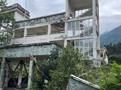 -四川汶川特大地震漩口中学遗址