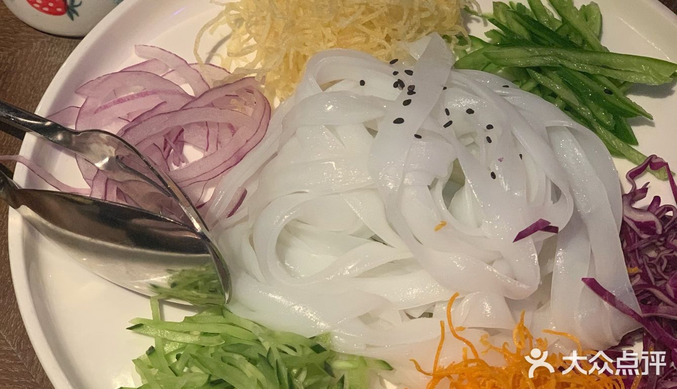分量不是特别多，鸡肉量也比较少！