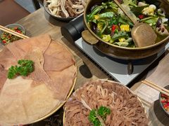 -毛肚向右·川渝毛肚王(经开永旺店)