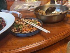 -老滇山寨•云南特色菜•地方菜•民族风情歌舞表演(金碧店)